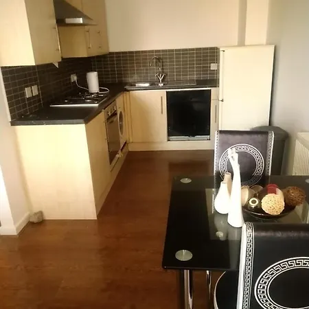 Double Close To Bradford And Centre *