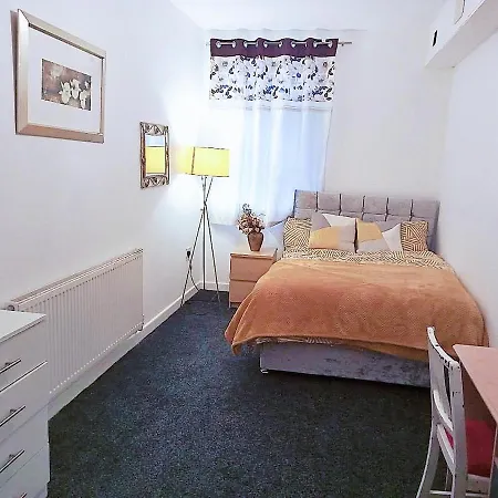 Guest house Double Close To Bradford And Centre