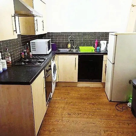 Double Close To Bradford And Centre Guest house *
