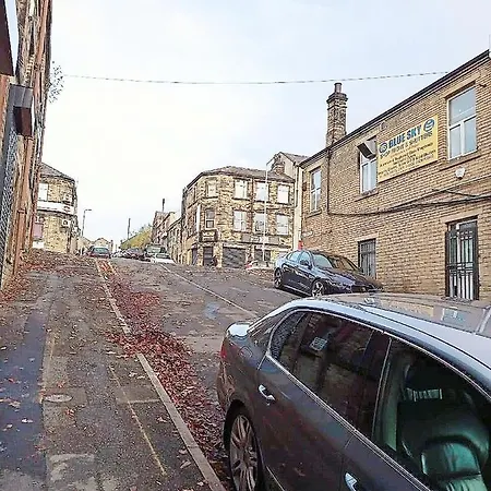 Double Close To Bradford And Centre Guest house *