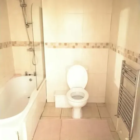 Double Close To And Centre * 브래드퍼드