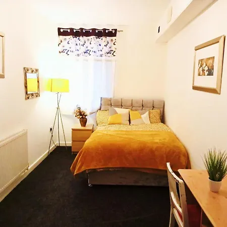 Hotell Double Close To And Centre *